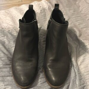 Lucky brand short booties
